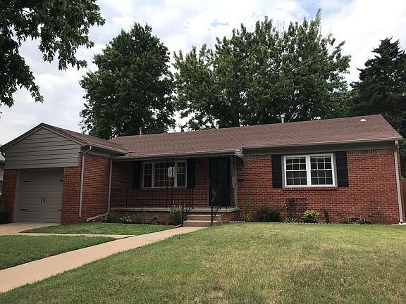 Beautiful landscaped beds.