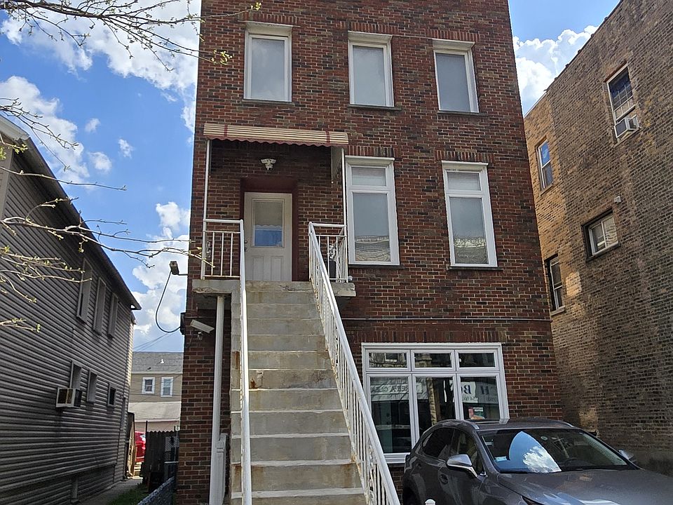 1st image of 251 W 31st St #3