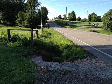2nd image of 10530 Brownsville Rd