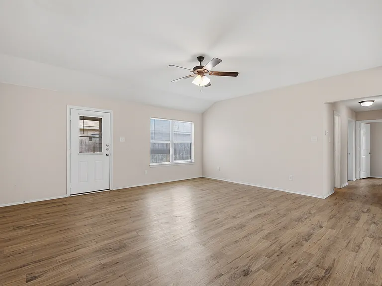 1928 Alanbrooke Dr — Photo 15