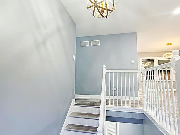 2nd image of 3548 S Marseilles Ln