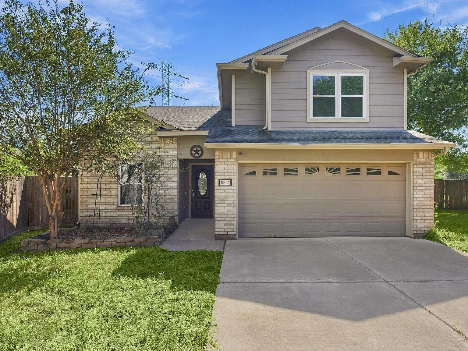 4 bed, 2.5 bath, 2167 sqft, $2,300 — Photo 4