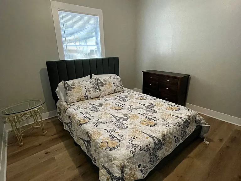 307 N Mitchell St — Photo 13
