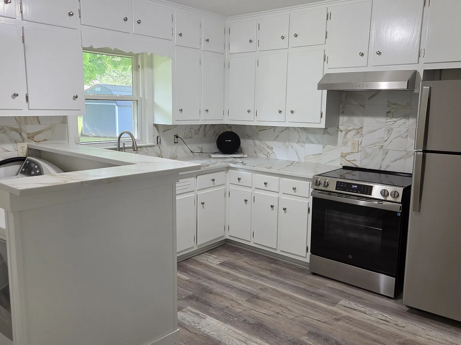 2 bed, 700 sqft, $1,575 — Photo 2
