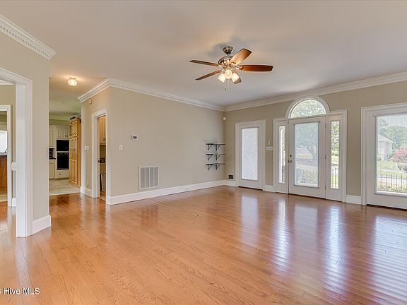 2nd image of 830 Park Chase Drive
