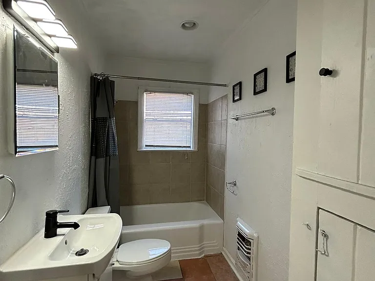 3319 W Clarendon Dr — Photo 5