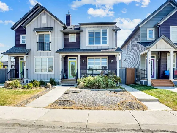 215 W Savanna Parade NE, Calgary, AB T3J 0W1