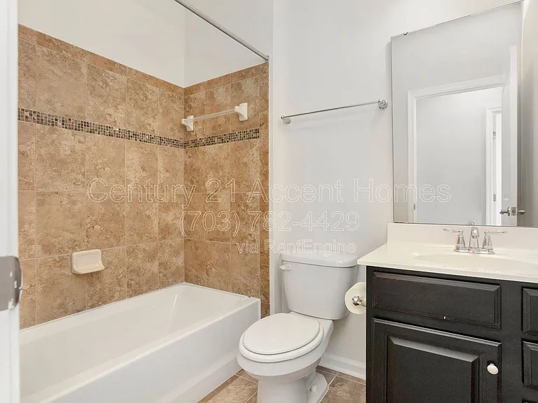 24676 Hutchinson Farm Dr — Photo 23