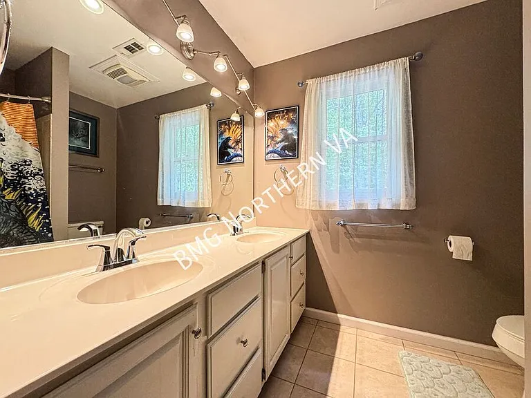 4800 Occoquan Overlook — Photo 31