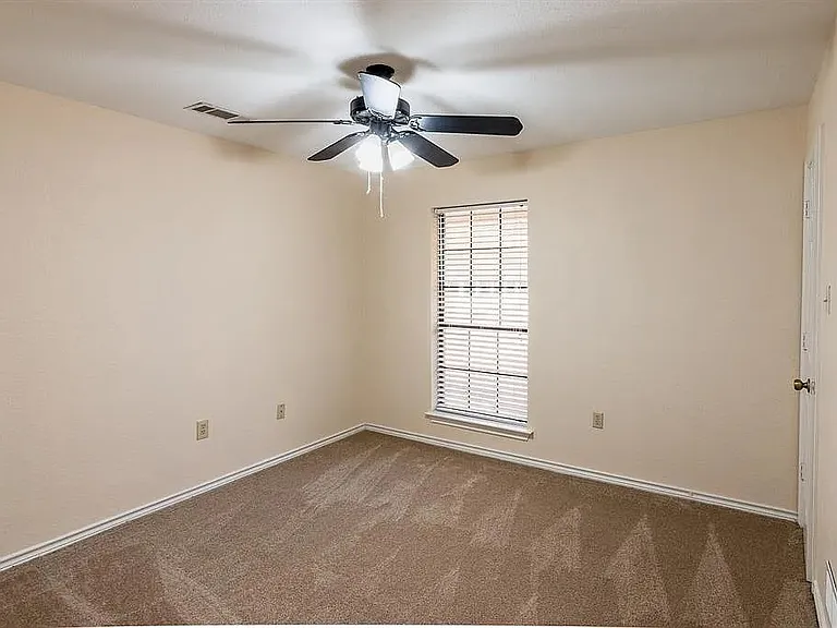 610 Arbor Creek Dr — Photo 6