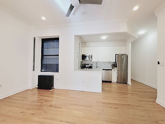 2nd image of 115 W 104th St APT 5
