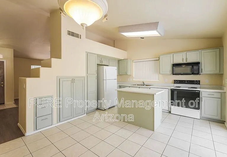 17906 N 92nd Ln — Photo 8