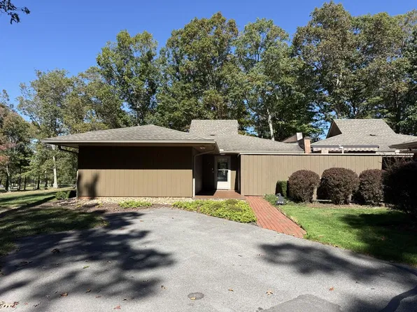 219 Club Cir, Daniels, WV 25832