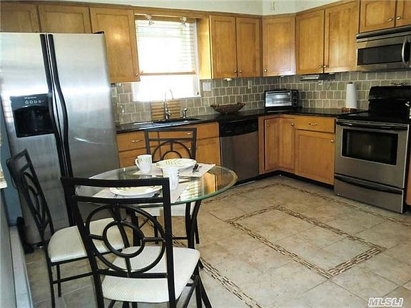 2nd image of 11 Laurel Ave