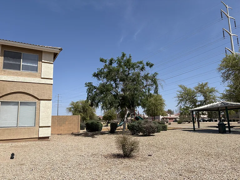 6010 W Jones Ave — Photo 2
