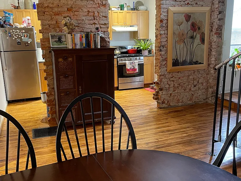 446 Krams Ave — Photo 9