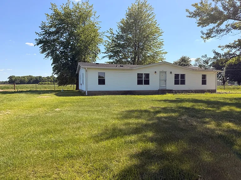 1405 Highway 150 NE — Photo 8