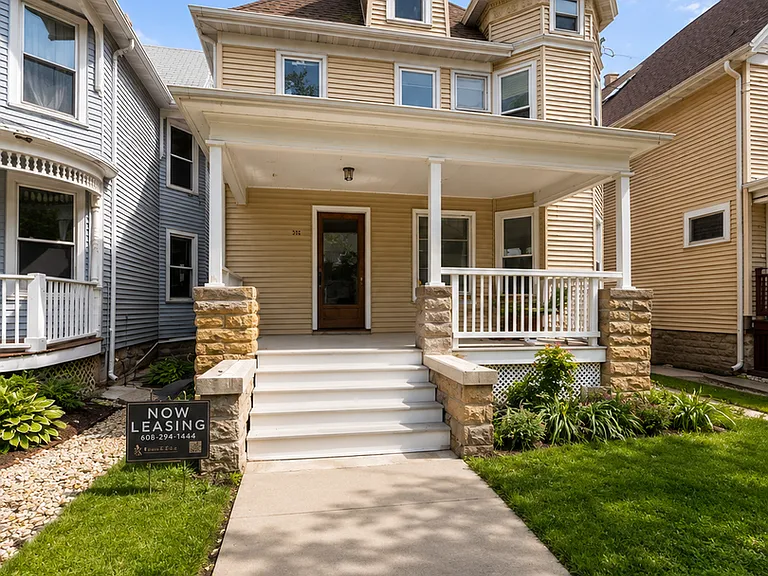 320 W Wilson St — Photo 1