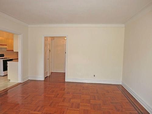 2nd image of 388 Richmond Ter APT 4D