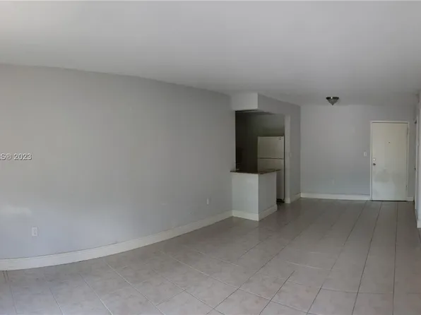 666 W 81st St APT 315, Hialeah, FL 33014