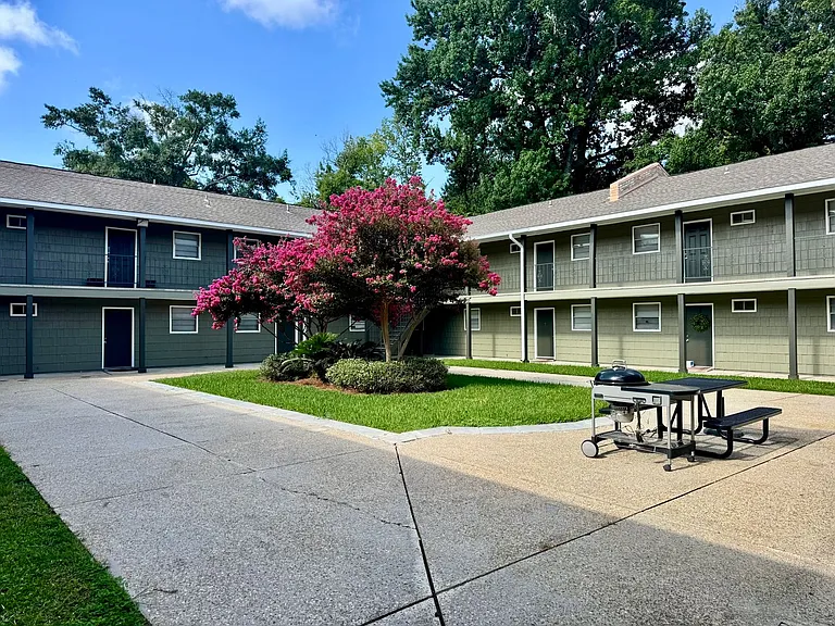 Spanish Oaks — Photo 30