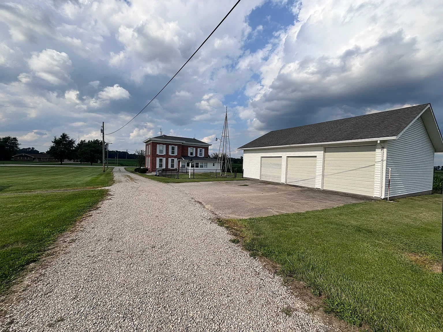 3 bed, 1878 sqft, $2,350 — Photo 2