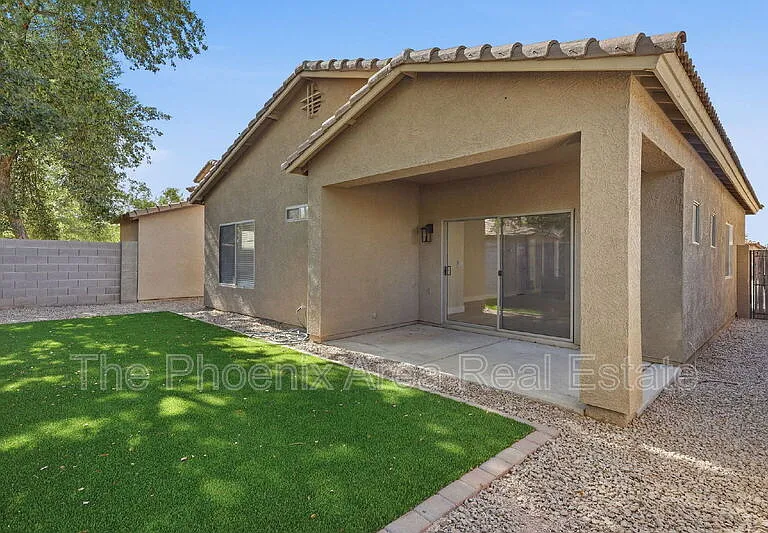 554 E San Carlos Way — Photo 27