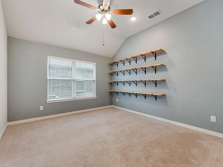 2819 Willow Ln — Photo 19