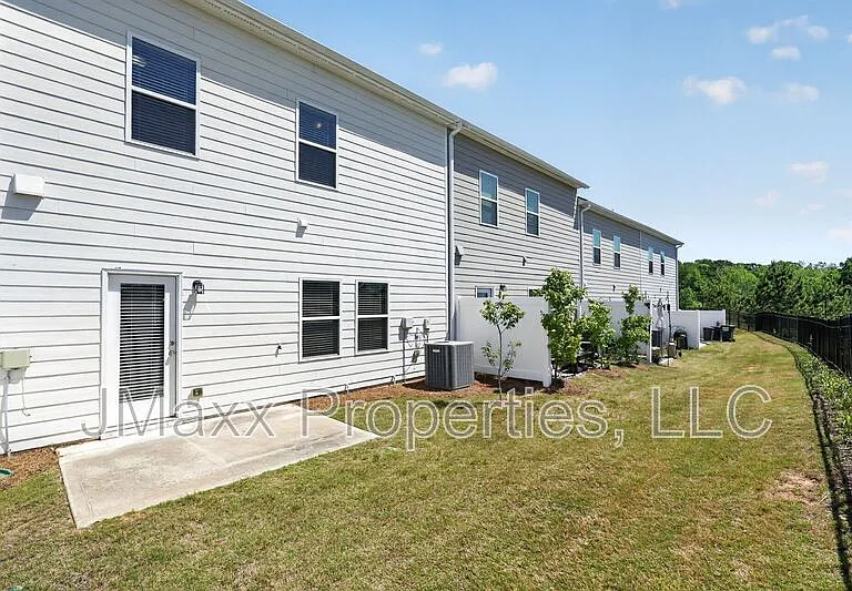 185 Madison Bnd — Photo 15