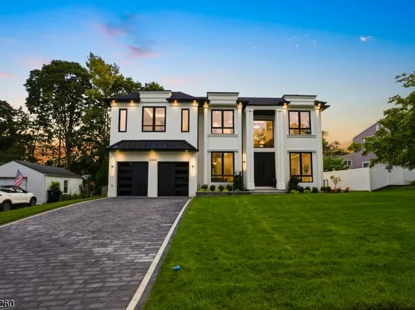244 Washington Pl, Paramus Boro, NJ 07652