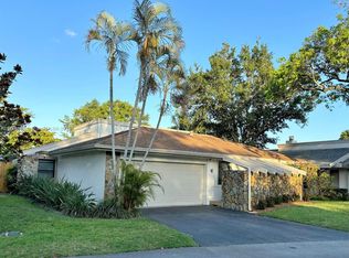 109 Kensington Rd, Hollywood, FL 33021