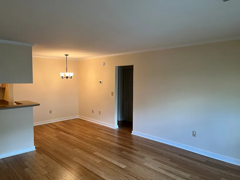 341 W Coleman Blvd #F — Photo 9