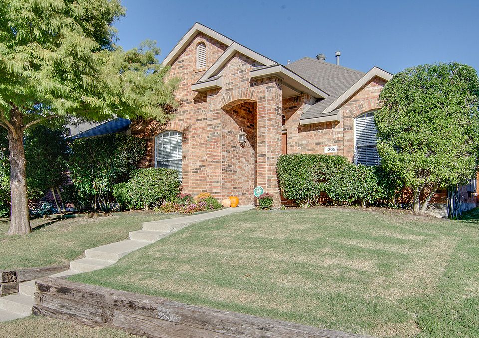 1st image of 1205 Heather Brook Dr