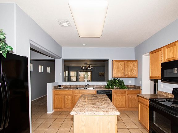 3rd image of 11281 W Massey Dr