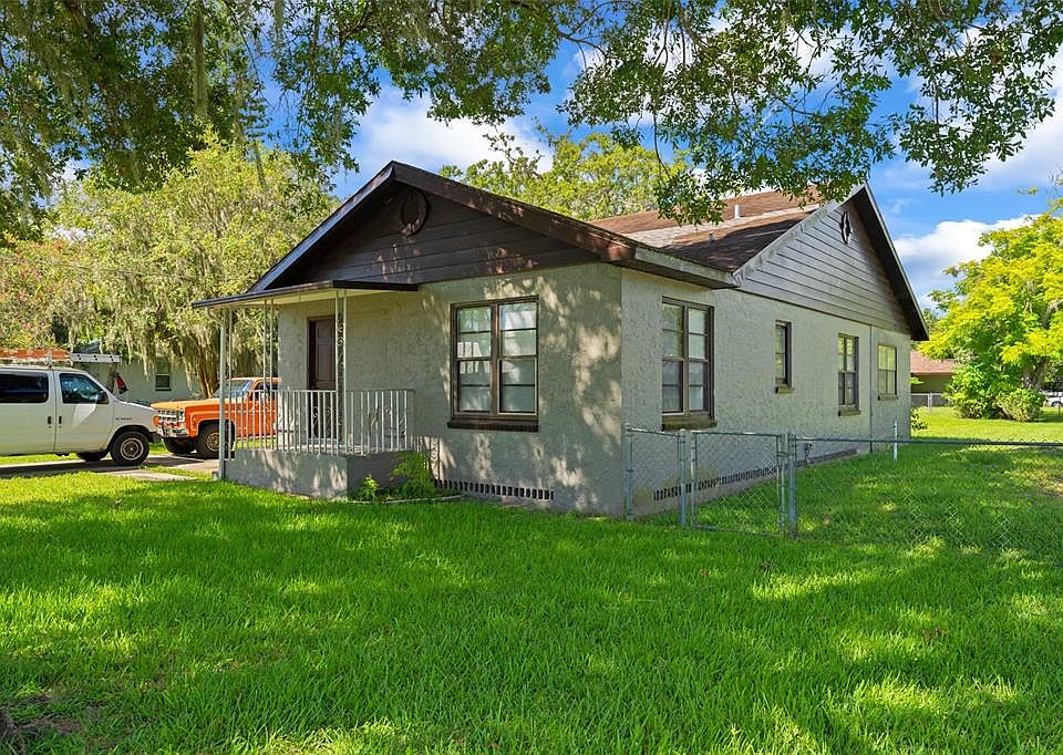 1st image of 260 W Pine AVENUE