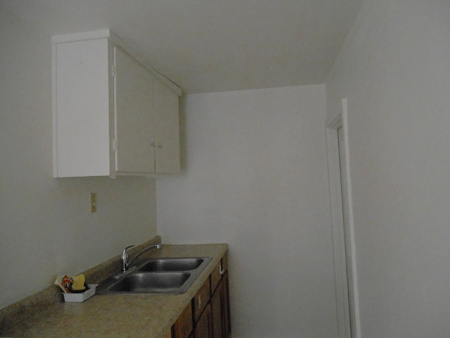 1821 E Thomas Ave — Photo 4