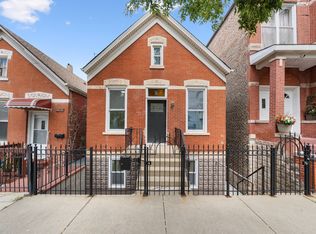 2042 W Coulter St, Chicago, IL 60608