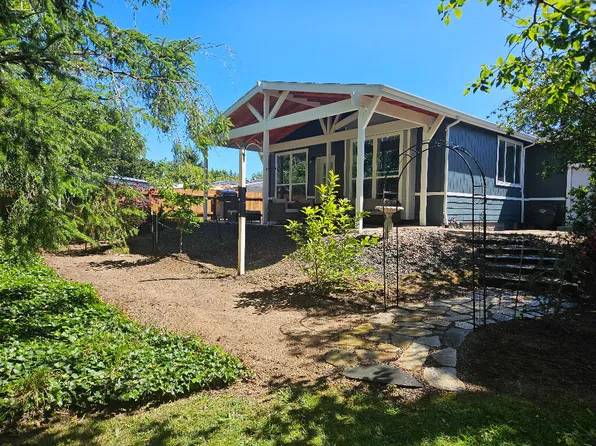 3433 NE Avery St, Newport, OR 97365