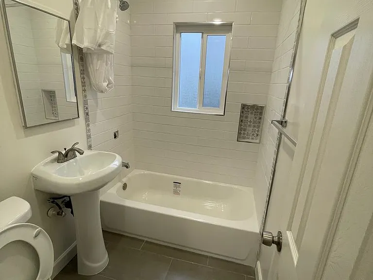 7119 S Victoria Ave #6 — Photo 9