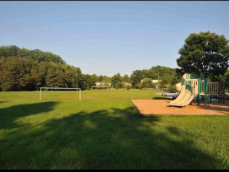 Forest View Pl — Photo 15