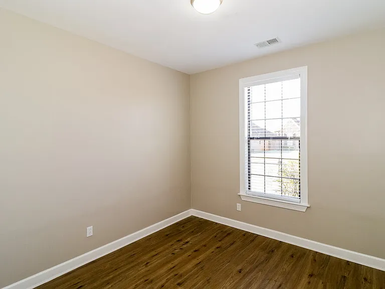 1386 Sawmill Creek Ln — Photo 13