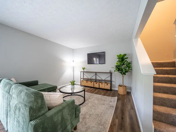 3085-3194 Griggsview Court