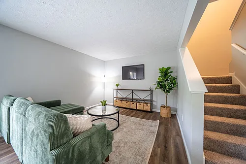3085-3194 Griggsview Court Photo 1