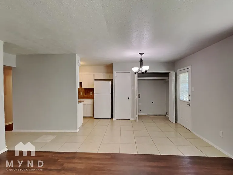 7145 Romford Way — Photo 10