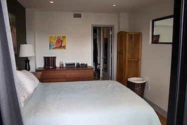 Rented by Realty Advisors Group