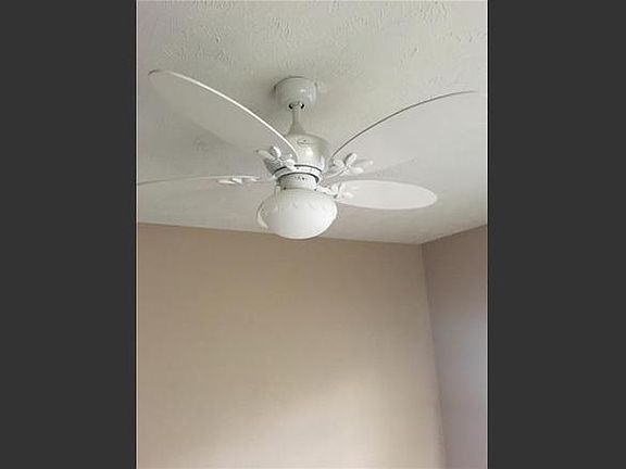 Ceiling fan in each bedroom with remote control