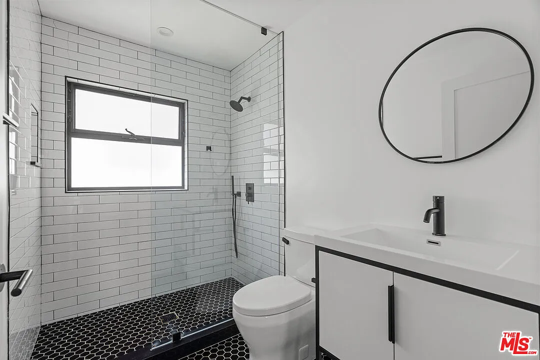 Studio, 1.0 bath, $2,499 — Photo 4
