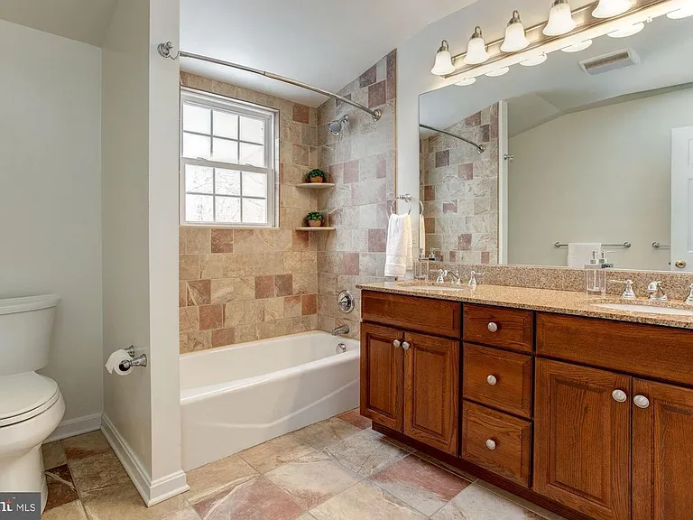 9331 Whiskey Bottom Rd — Photo 20