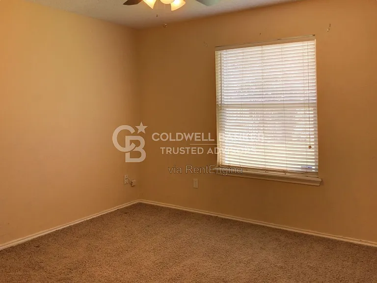 801 Ironton Dr — Photo 5