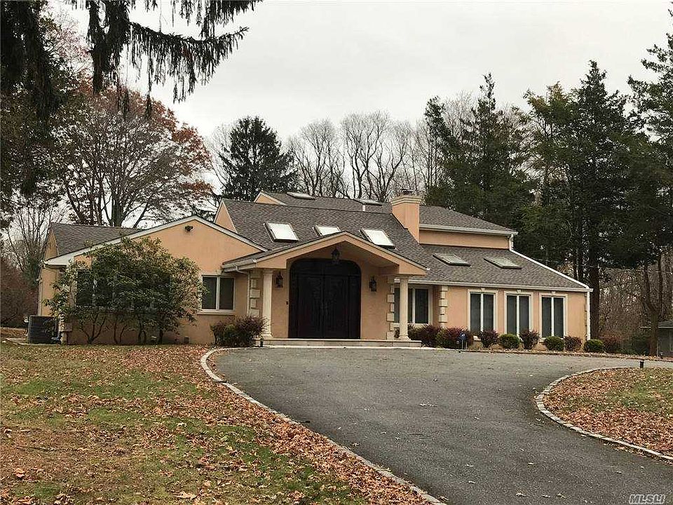 1st image of 5 Pine Dr